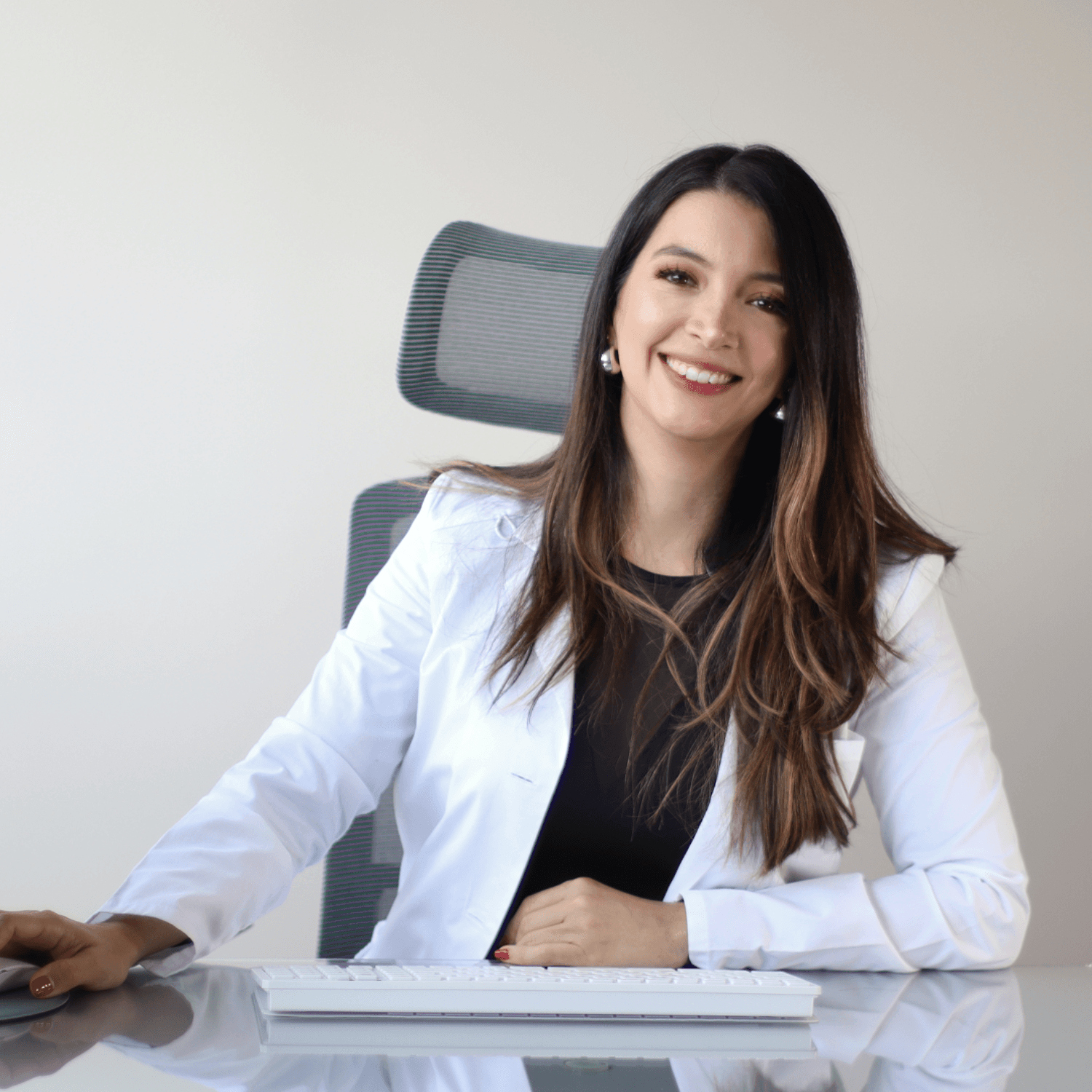 Especialistas KURBUO: Dra. Daniela Patiño - Cirugía Plástica