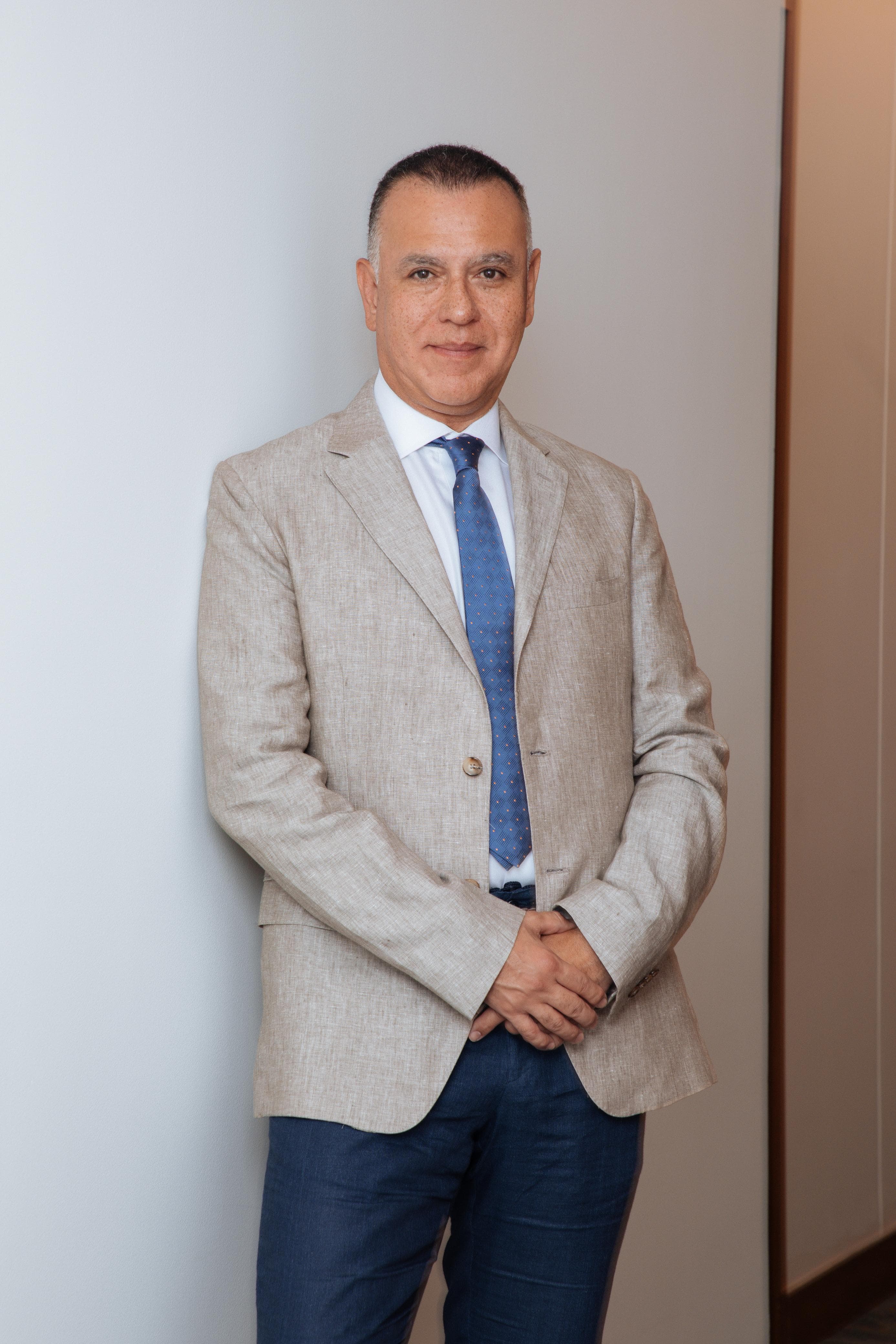 Dr. Jorge Esmeral
